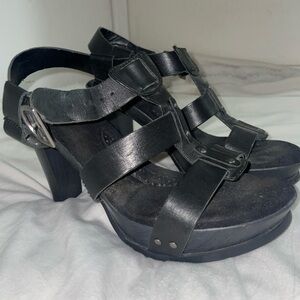 2000s Vintage Strappy Buckle Up Heels